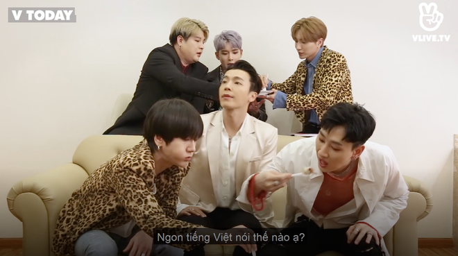 Super Junior mê mẩn chuối nếp nướng Việt Nam, còn hỏi xem chữ ngon phát âm như thế nào - Ảnh 5.