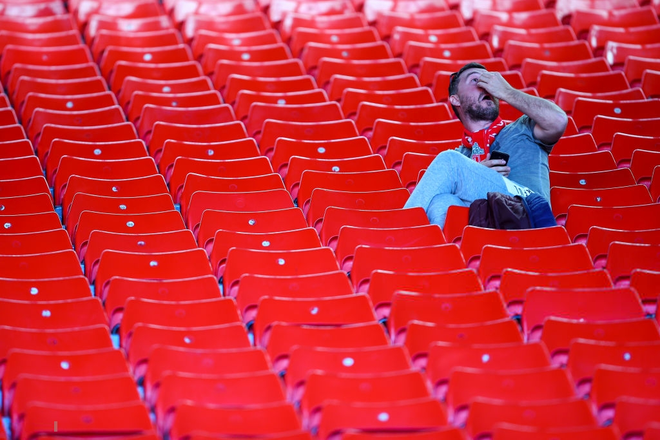 Đội nhà càng thắng lại càng buồn, nghịch lý của các cổ động viên Liverpool, những fan đáng thương nhất thế giới ngày hôm nay - Ảnh 9.