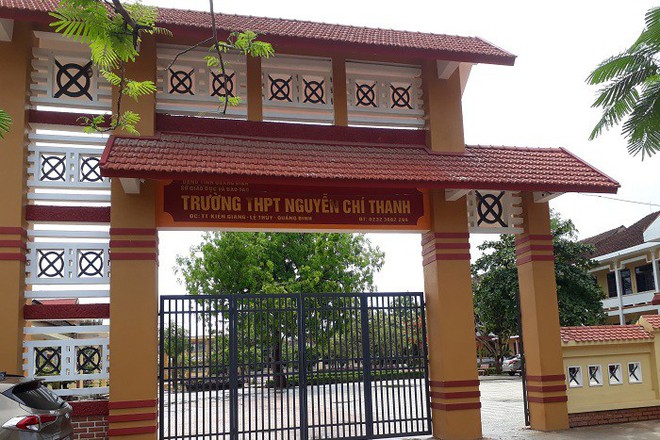 Bảo vệ bạn, nữ sinh ở Quảng B&igrave;nh bị đ&aacute;nh gần 1 tiếng đồng hồ - Ảnh 3.