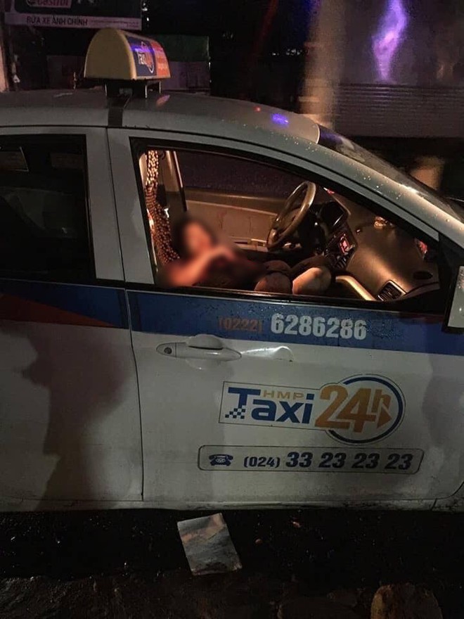 Gã đàn ông cầm dao đâm gục nữ tài xế taxi rồi tự đâm mình do mâu thuẫn cá nhân - Ảnh 1.