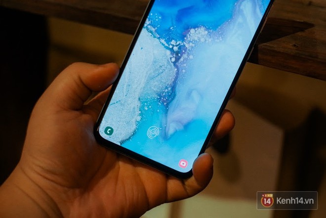 Đánh giá nhanh Galaxy A70: dù chỉ là máy tầm trung nhưng cái gì cũng có - Ảnh 4.