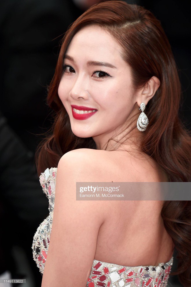 Đẹp đỉnh cao tại Cannes, nữ hoàng băng giá Jessica lại bị nhiếp ảnh gia quốc tế bóc mẽ nhan sắc quá chân thực - Ảnh 11.