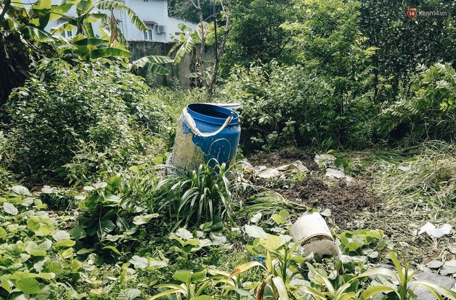 Chủ cũ căn nhà nơi phát hiện 2 khối bê tông chứa thi thể: Tôi trực tiếp lăn thùng nhựa ra ngoài mà không biết bên trong có xác người - Ảnh 6.