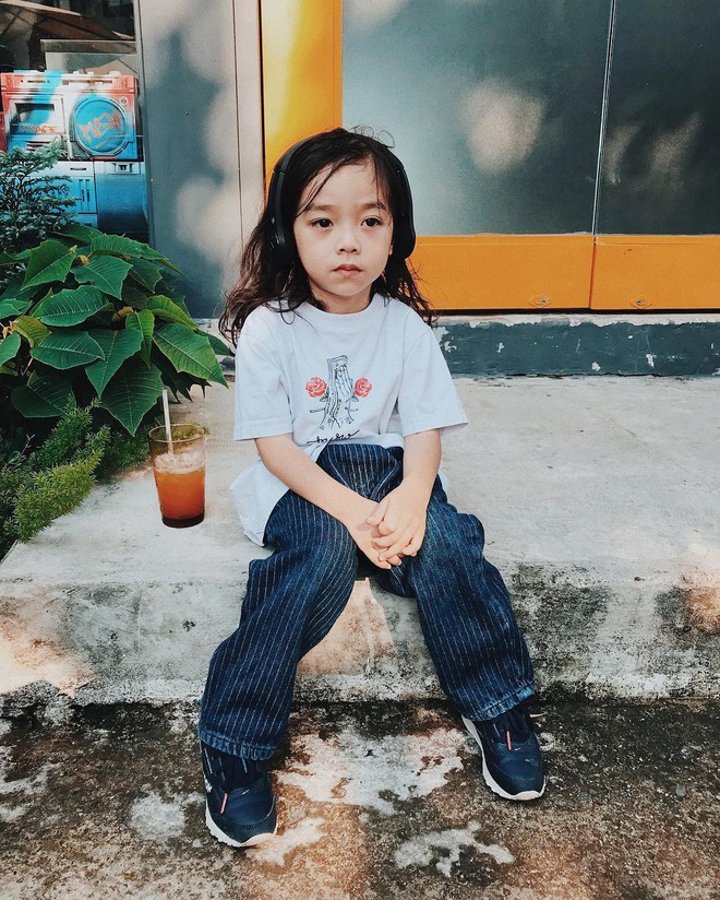 Con đạo diễn Việt Max có follow trên Instagram cao gấp đôi bố mẹ, thường xuyên bị nhầm là con gái vì lý do này! - Ảnh 4.