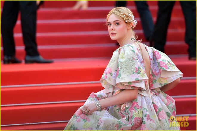 Giữa loạt mỹ nhân sexy ngồn ngộn tại Cannes 2019, có một nàng công chúa cổ tích đẹp nao lòng bước ra đời thực - Ảnh 4.