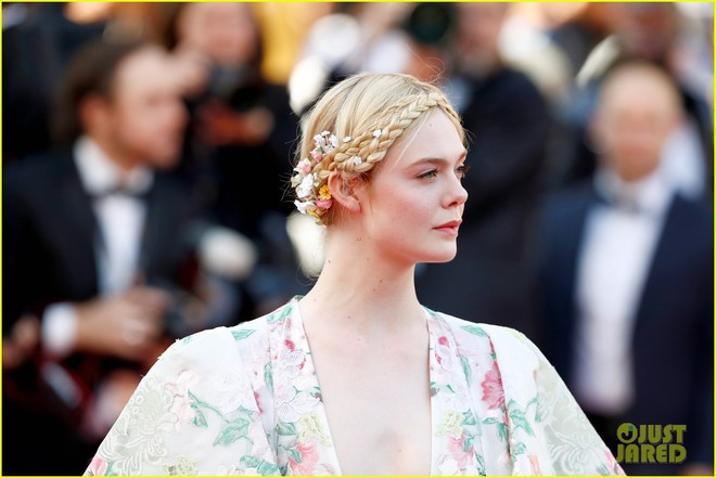 Giữa loạt mỹ nhân sexy ngồn ngộn tại Cannes 2019, có một nàng công chúa cổ tích đẹp nao lòng bước ra đời thực - Ảnh 7.