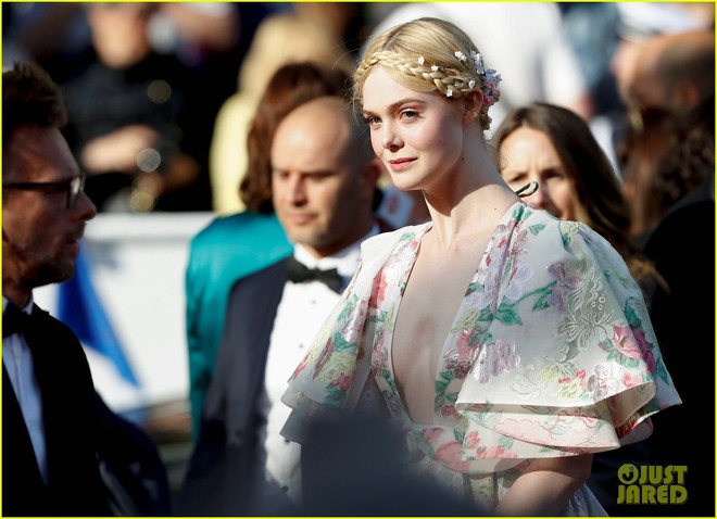 Giữa loạt mỹ nhân sexy ngồn ngộn tại Cannes 2019, có một nàng công chúa cổ tích đẹp nao lòng bước ra đời thực - Ảnh 6.