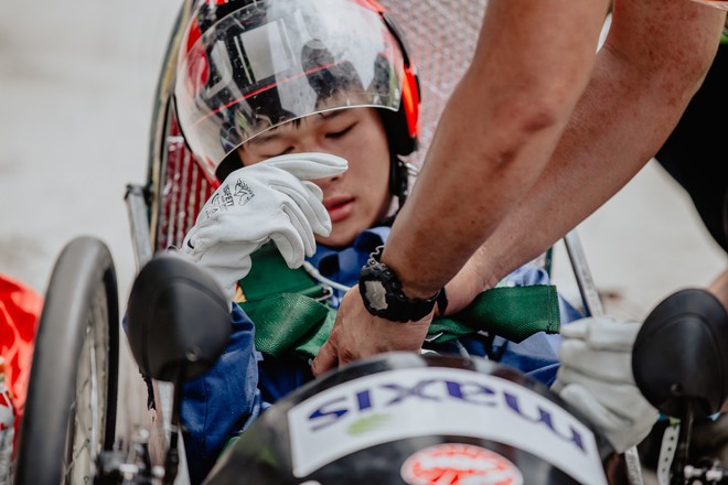 Những khoảnh khắc căng thẳng và vỡ òa trong chiến thắng của sinh viên Việt Nam tại Shell Eco-marathon 2019 - Ảnh 5.