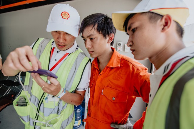 Những khoảnh khắc căng thẳng và vỡ òa trong chiến thắng của sinh viên Việt Nam tại Shell Eco-marathon 2019 - Ảnh 8.