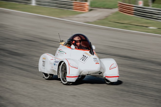 Những khoảnh khắc căng thẳng và vỡ òa trong chiến thắng của sinh viên Việt Nam tại Shell Eco-marathon 2019 - Ảnh 10.