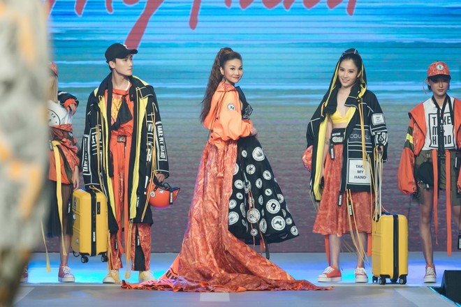 Dàn sao Việt đình đám quy tụ trong fashion show hoành tráng do Thanh Hằng làm vedette - Ảnh 8.