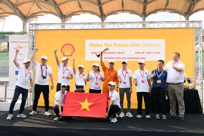 Những khoảnh khắc căng thẳng và vỡ òa trong chiến thắng của sinh viên Việt Nam tại Shell Eco-marathon 2019 - Ảnh 12.