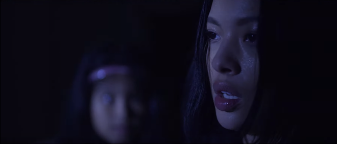 Sau cảnh n&oacute;ng đầu tay, T&uacute; Hảo khỏa th&acirc;n tắm bồn nhưng vẫn kh&ocirc;ng đủ mặn cho Cừu Đen - Ảnh 1.