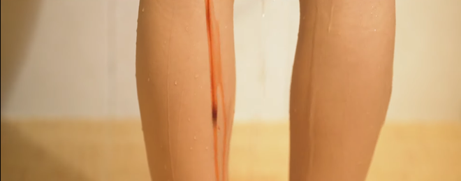 Sau cảnh n&oacute;ng đầu tay, T&uacute; Hảo khỏa th&acirc;n tắm bồn nhưng vẫn kh&ocirc;ng đủ mặn cho Cừu Đen - Ảnh 4.