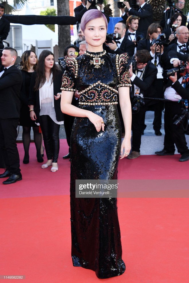 Thảm đỏ Cannes ngày 3: HLV The Face Thái Lan bất ngờ vùng lên chặt chém Bella Hadid cùng dàn mỹ nhân váy xẻ - Ảnh 23.
