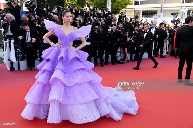 Hình ảnh thú vị: Đụng độ tại thảm đỏ Cannes, Chị đại showbiz Thái được chăm sóc nhiệt tình, lấn át cả Bella Hadid - Ảnh 4.