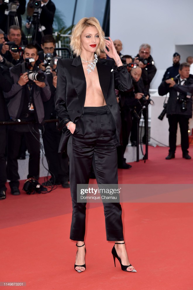 Ngày 4 Cannes: Bella Hadid diễn sâu hết cỡ bên sao nữ Ấn Độ trội nhất thảm đỏ, Thánh lố hoa lá hẹ xuất hiện - Ảnh 41.