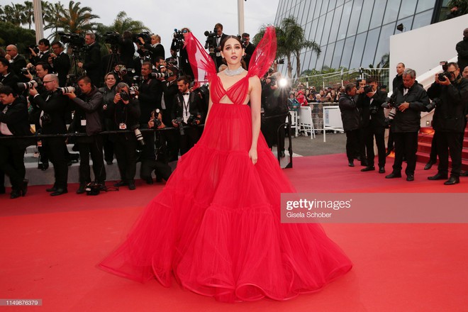 Ngày 4 Cannes: Bella Hadid diễn sâu hết cỡ bên sao nữ Ấn Độ trội nhất thảm đỏ, Thánh lố hoa lá hẹ xuất hiện - Ảnh 17.