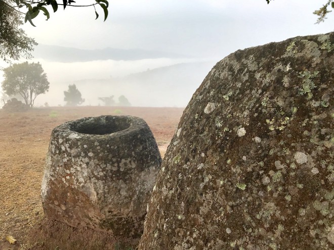 Bí ẩn hàng trăm chiếc chum đá của người chết được tìm thấy tại Lào: 2000 năm chưa có lời giải - Ảnh 3.