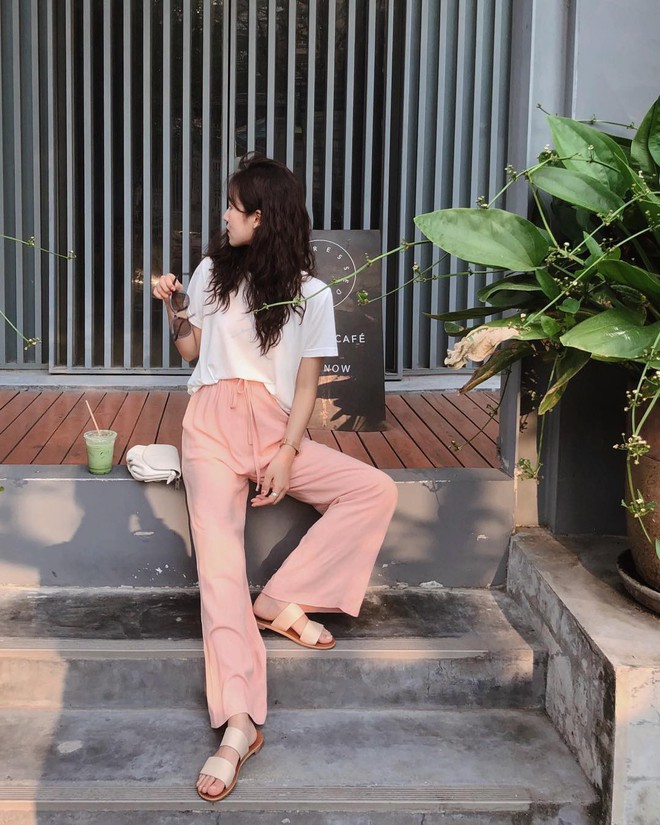 Nắng tưng bừng, c&aacute;c n&agrave;ng mặc đồ hở chưa chắc đ&atilde; hay bằng diện 4 items vừa m&aacute;t mẻ vừa chống nắng hữu hiệu n&agrave;y - Ảnh 1.
