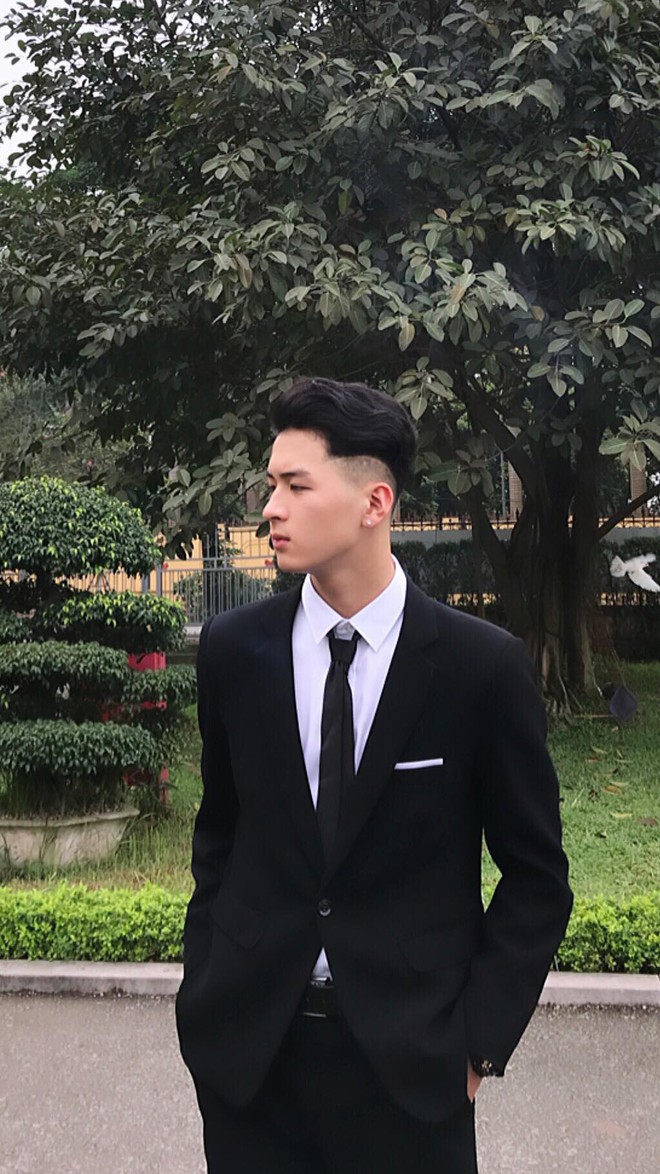 L&agrave;ng trai đẹp lại xuất hiện nam sinh mới 17 tuổi đ&atilde; cao 1m86, vẻ ngo&agrave;i đậm chất so&aacute;i ca - Ảnh 2.