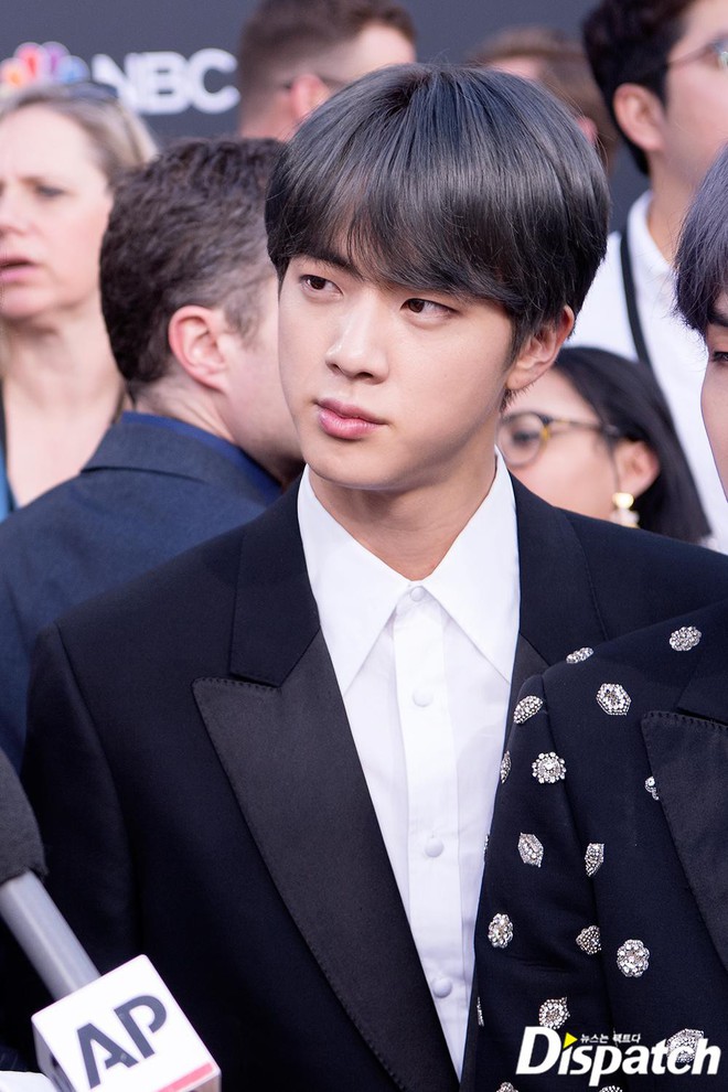 Chiến thắng lịch sử tại BBMAs, BTS khiến triệu trái tim nghẹn ngào: Chúng tôi vẫn là 7 chàng trai của 6 năm trước - Ảnh 7.