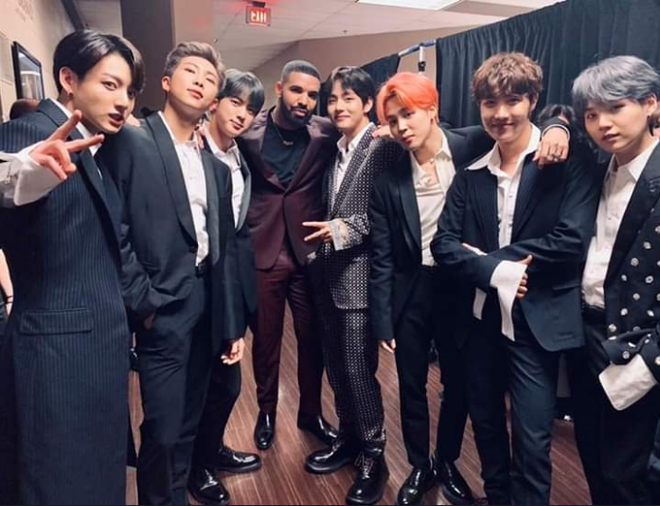 BTS tay bắt mặt mừng với Cardi B, Drake và loạt sao khủng trong hậu trường BBMAs: Liệu lời hứa hợp tác có thành hiện thực? - Ảnh 3.