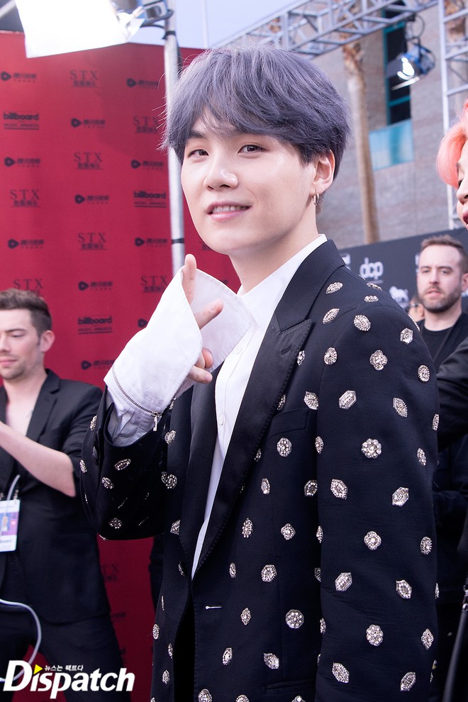 Chiến thắng lịch sử tại BBMAs, BTS khiến triệu trái tim nghẹn ngào: Chúng tôi vẫn là 7 chàng trai của 6 năm trước - Ảnh 8.