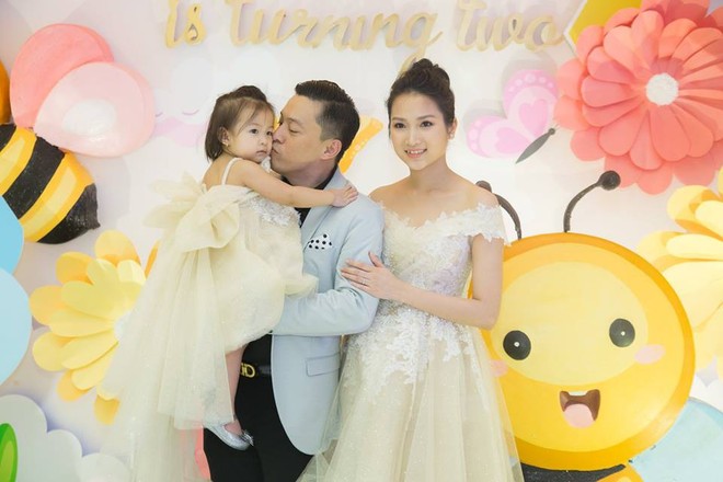 Trước tin đồn h&ocirc;n nh&acirc;n trục trặc, đ&acirc;y l&agrave; c&aacute;ch ph&aacute; bỏ nghi vấn của Lam Trường - Ảnh 6.