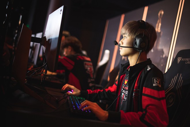 Đội h&igrave;nh ti&ecirc;u biểu bảng A v&ograve;ng khởi động MSI 2019:  Phong Vũ Buffalo &aacute;p đảo - Ảnh 5.