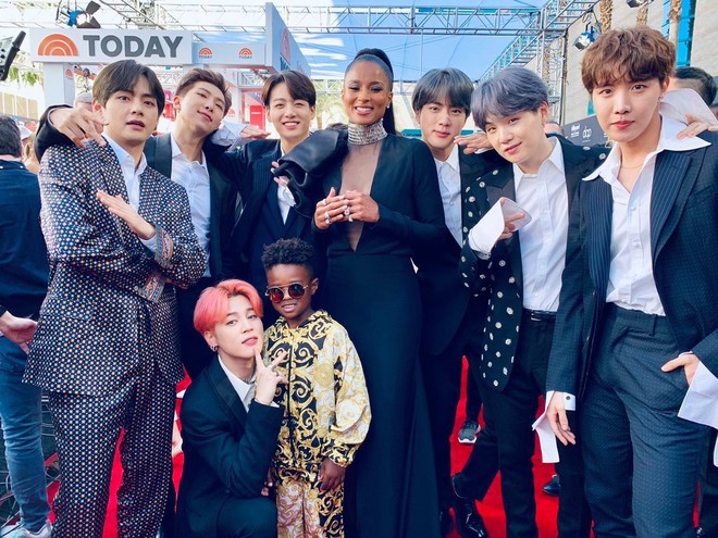 Sao thế giới phát cuồng vì BTS tại BBMAs: Tài tử Avengers mê mẩn, anh em Jonas và dàn sao háo hức như fangirl - Ảnh 17.