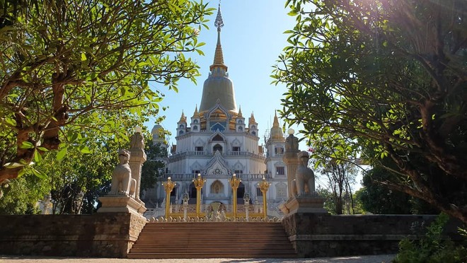 Rời khỏi lòng thành phố ồn ào một chút, ghé ngôi chùa “độc nhất vô nhị” ở Sài Gòn để tìm thấy chữ “An” trong đời - Ảnh 6.