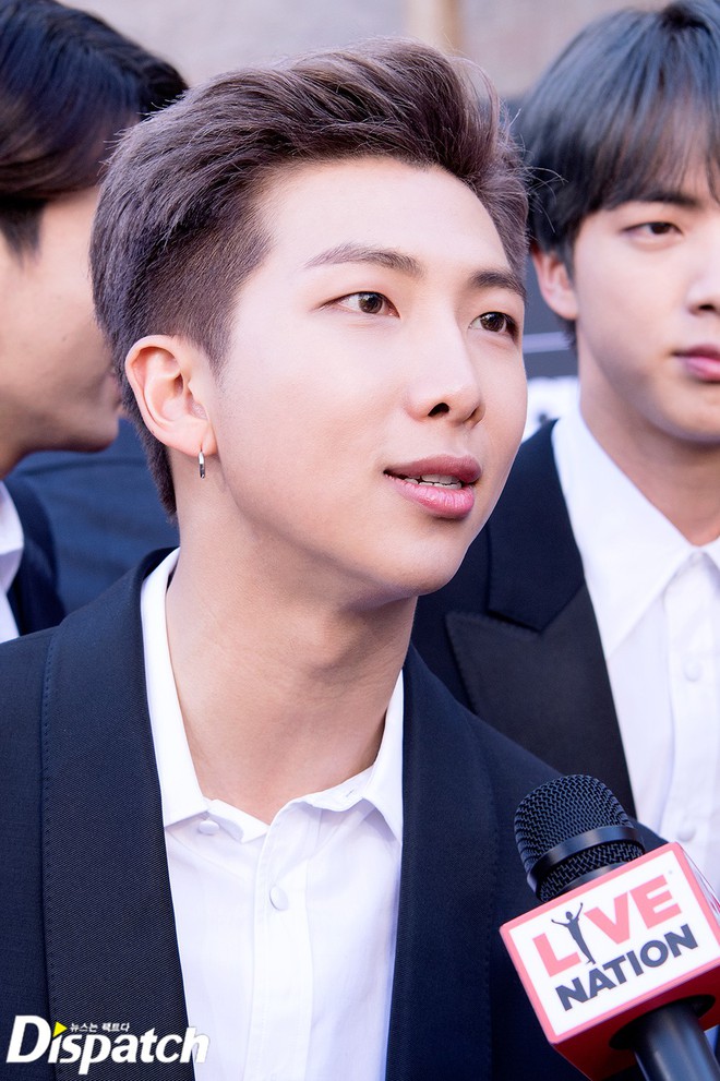 Chiến thắng lịch sử tại BBMAs, BTS khiến triệu trái tim nghẹn ngào: Chúng tôi vẫn là 7 chàng trai của 6 năm trước - Ảnh 9.