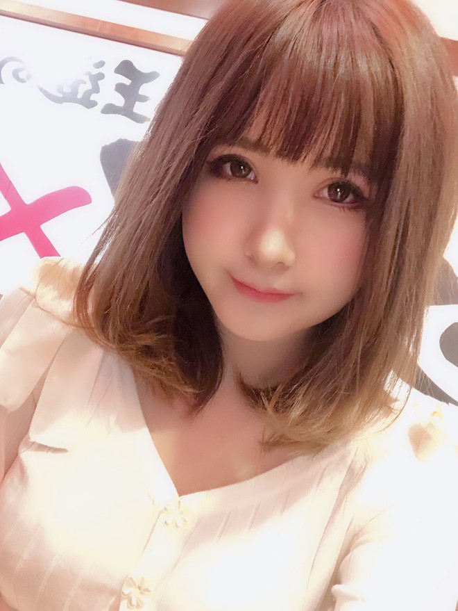 Chỉ v&igrave; một c&acirc;u n&oacute;i của bố, c&ocirc; g&aacute;i n&agrave;y đ&atilde; quyết định chi 3,1 tỉ để phẫu thuật thẩm mỹ - Ảnh 8.