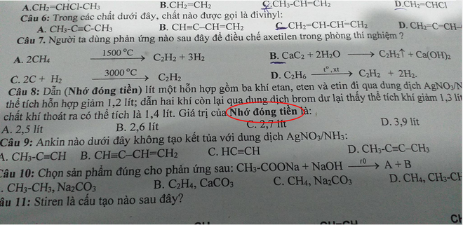 L&agrave;m b&agrave;i kiểm tra, học sinh ph&aacute;t hiện ra th&ocirc;ng điệp b&iacute; ẩn m&agrave; thầy gi&aacute;o c&agrave;i cắm v&agrave;o khiến ai cũng ng&atilde; ngửa! - Ảnh 2.