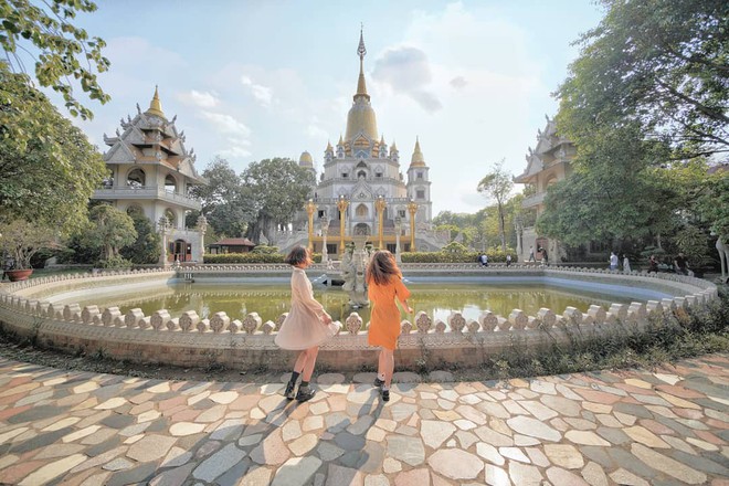 Rời khỏi l&ograve;ng th&agrave;nh phố ồn &agrave;o một ch&uacute;t, gh&eacute; ng&ocirc;i ch&ugrave;a &ldquo;độc nhất v&ocirc; nhị&rdquo; ở S&agrave;i G&ograve;n để t&igrave;m thấy chữ &ldquo;An&rdquo; trong đời - Ảnh 9.
