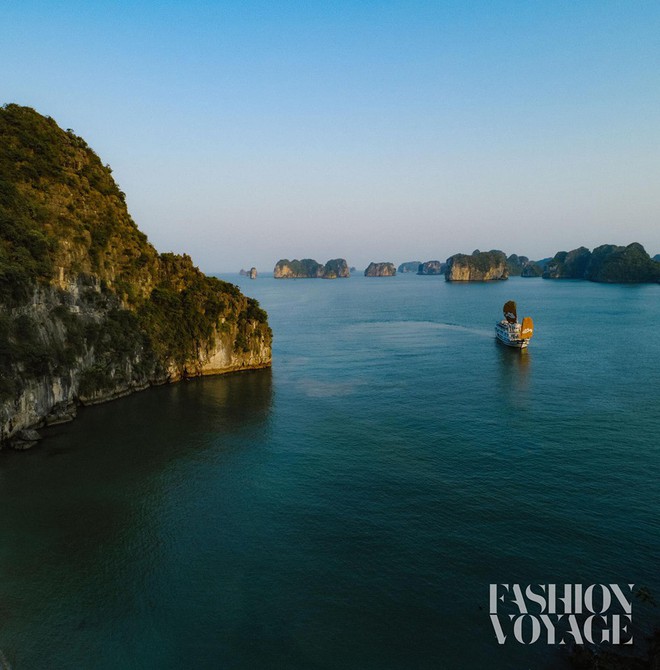 Kh&aacute;m ph&aacute; h&ograve;n đảo mới toanh ở Hạ Long vừa diễn ra fashion show đ&igrave;nh đ&aacute;m: L&ecirc;n h&igrave;nh đẹp đến cho&aacute;ng ngợp, mất 2,5 tiếng để di chuyển bằng t&agrave;u! - Ảnh 11.