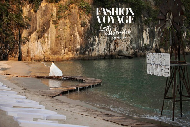 Trình diễn trên đảo hoang sơ, Fashion Voyage có những khoảnh khắc đẹp nín thở, tôn trọn vẹn vẻ đẹp kỳ quan của Vịnh Hạ Long - Ảnh 2.