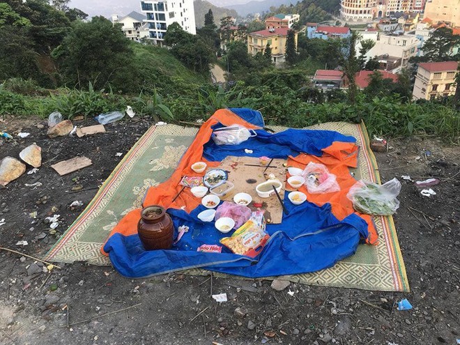 &quot;B&#227;i chiáº¿n trÆ°á»ng&quot; to&#224;n r&#225;c tháº£i do nh&#243;m phÆ°á»£t thá»§ bá» láº¡i Tam Äáº£o sau Ä&#234;m Äá»t lá»­a tráº¡i khiáº¿n nhiá»u ngÆ°á»i bá»©c x&#250;c - áº¢nh 3.