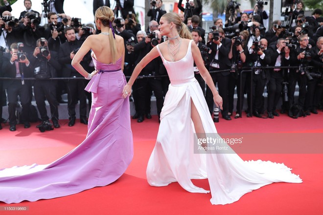 Cannes ngày 5: Ngọc Trinh đốt mắt với trang phục gây choáng bên Hoa hậu đẹp nhất Thế giới và dàn mỹ nhân nóng bỏng - Ảnh 38.