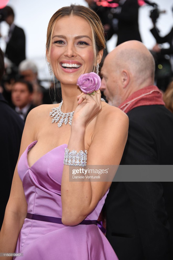 Cannes ngày 5: Ngọc Trinh đốt mắt với trang phục gây choáng bên Hoa hậu đẹp nhất Thế giới và dàn mỹ nhân nóng bỏng - Ảnh 32.
