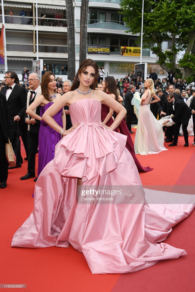 Cannes ngày 5: Ngọc Trinh đốt mắt với trang phục gây choáng bên Hoa hậu đẹp nhất Thế giới và dàn mỹ nhân nóng bỏng - Ảnh 52.
