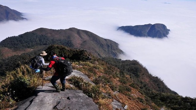 Đỉnh Putaleng vừa ra thông báo cấm du khách trekking khi chưa xin giấy phép - Ảnh 4.