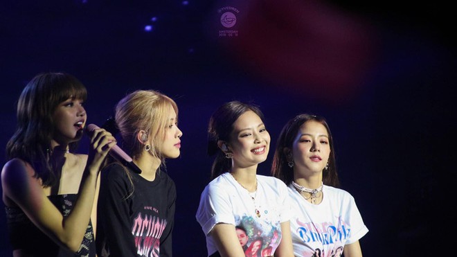 Ơn giời, BLACKPINK cuối cùng cũng đã “xả” một loạt hình ở châu Âu và “mách nước” cho fan cực nhiều địa điểm đặc sắc để ghé rồi! - Ảnh 26.