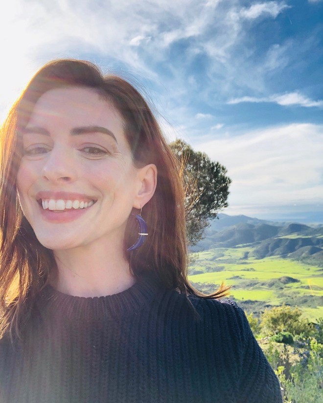 Bỏ ăn chay, Anne Hathaway lựa chọn chế độ ăn nào để duy trì vóc dáng thon gọn ở tuổi 37? - Ảnh 2.