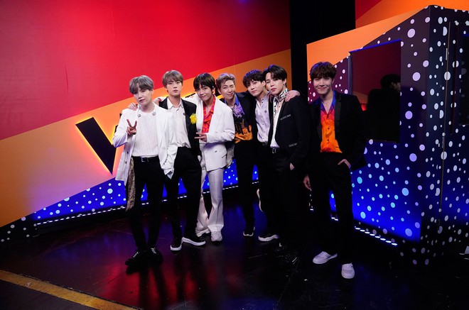 Taylor Swift vs. BTS: Ai giành chiến thắng trong cuộc chiến lượt view tại Chung kết The Voice Mỹ? - Ảnh 5.