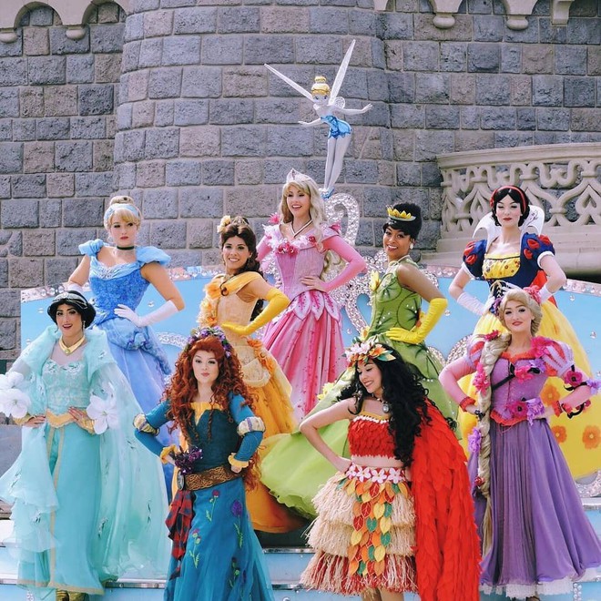 9 bí mật đằng sau vẻ hào nhoáng của những cô công chúa làm việc tại Disney World - Ảnh 7.