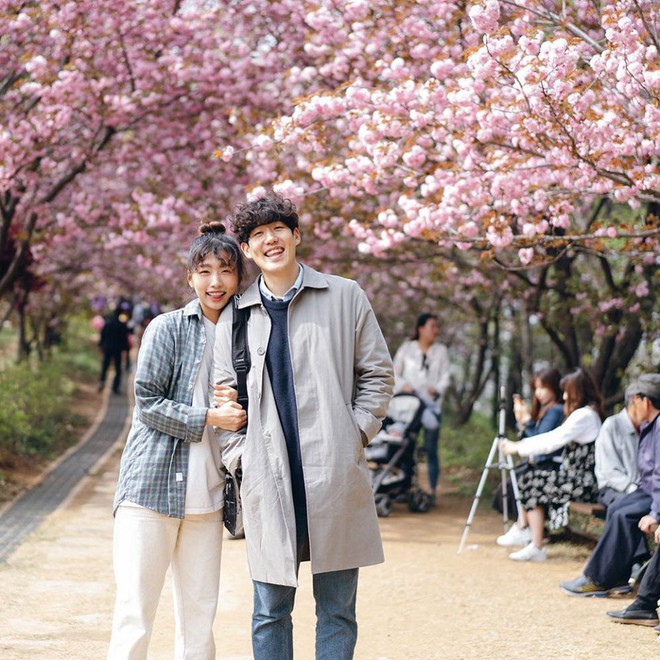 Học cách pose dáng như cặp đôi người Hàn này, đảm bảo có ngay loạt ảnh du lịch đáng yêu không trượt phát nào - Ảnh 14.