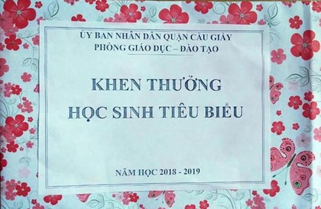 Rút kinh nghiệm thưởng tiền cho học sinh - quận Cầu Giấy sẽ thay đổi hình thức khen thưởng ​ - Ảnh 1.