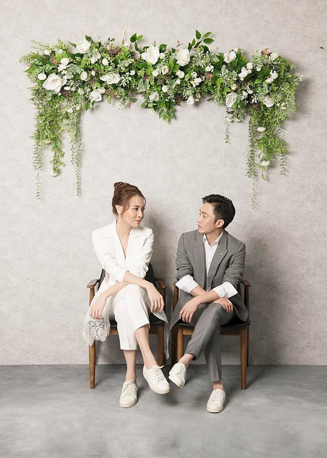 Đàm Thu Trang nhử fan với hình ảnh cô dâu xinh đẹp, NTK tiết lộ giá trị của thiết kế váy khiến ai cũng bất ngờ - Ảnh 2.